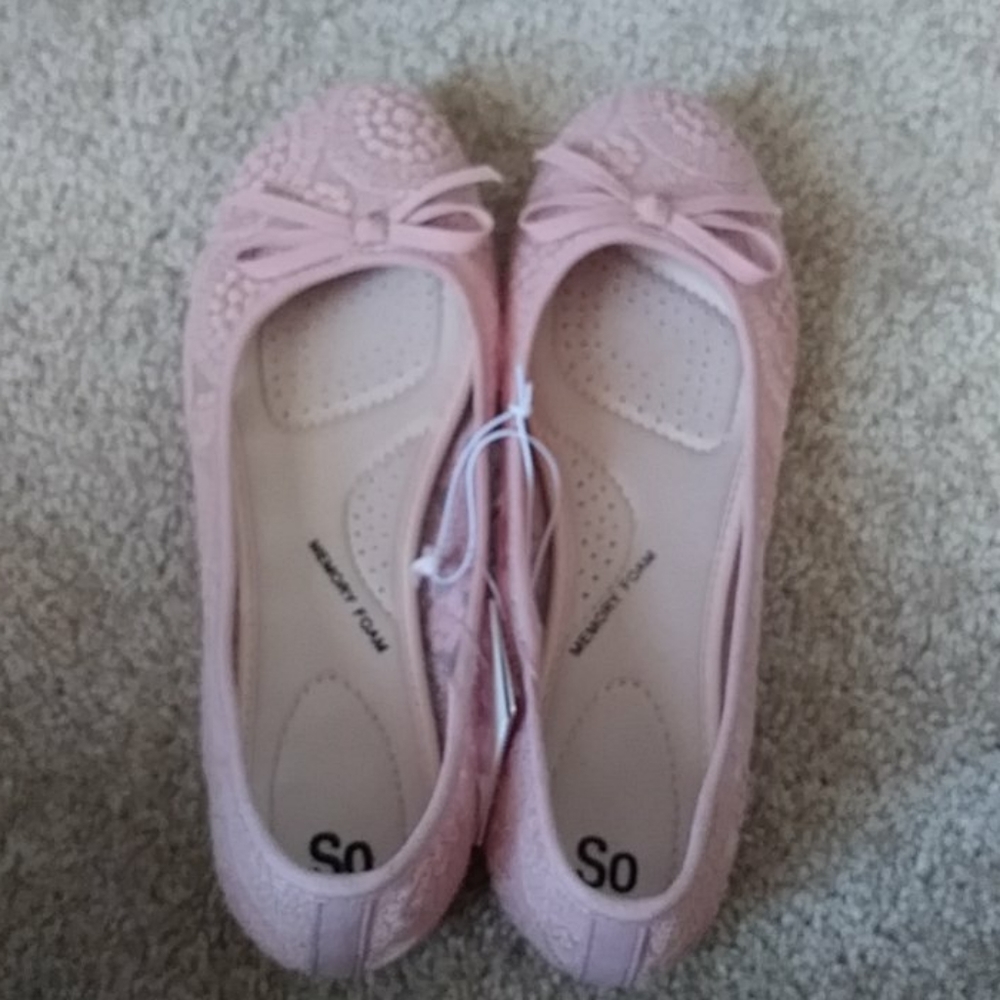 Shoe - Picture 7 of 8